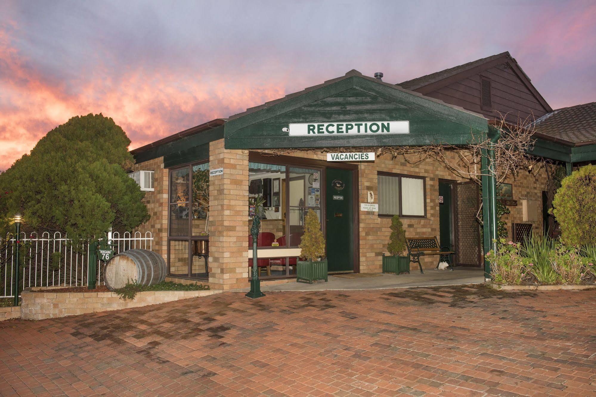 Ningana Motel Mudgee Bagian luar foto