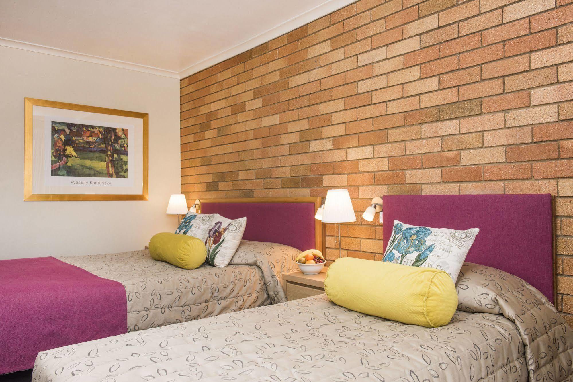 Ningana Motel Mudgee Bagian luar foto