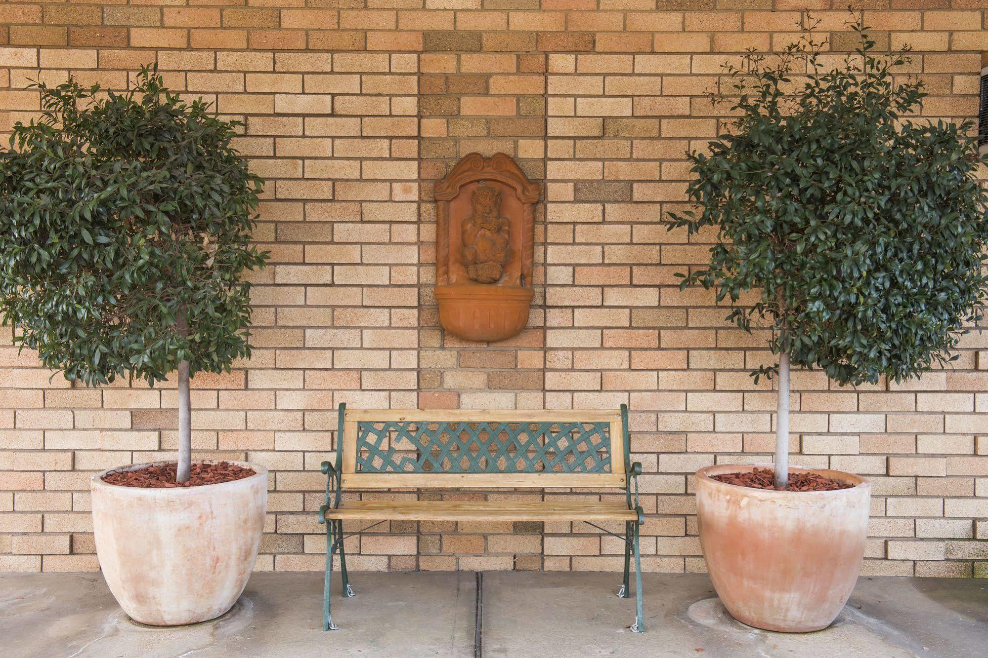 Ningana Motel Mudgee Bagian luar foto
